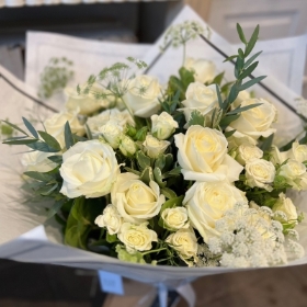 Pure love White Rose Handtied